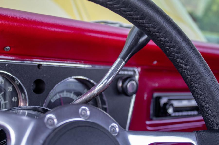 Панель приборов Chevrolet C10 Custom 1967 года  (фото 82 из 145)